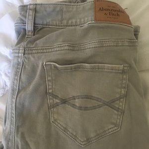 ABERCROMBIE GREY JEANS